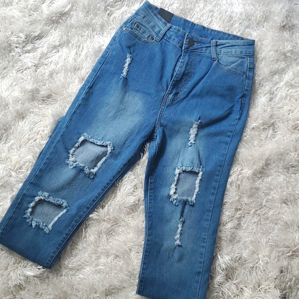 BNWT Distressed Jeans